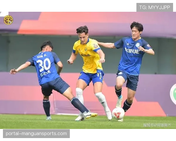 战报:里尔3-1逆转朗斯赢下北方德比,戴维独中两元 战报:里尔3-1逆转朗斯赢下北方德比,戴维独中两元